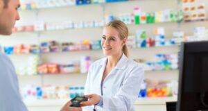 Flere ønsker helsetjenester fra apoteket Helsetjenester fra apoteket