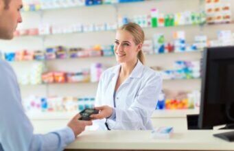 Flere ønsker helsetjenester fra apoteket Helsetjenester fra apoteket